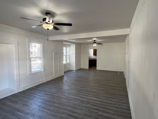 Building Photo - 513 2nd Ave