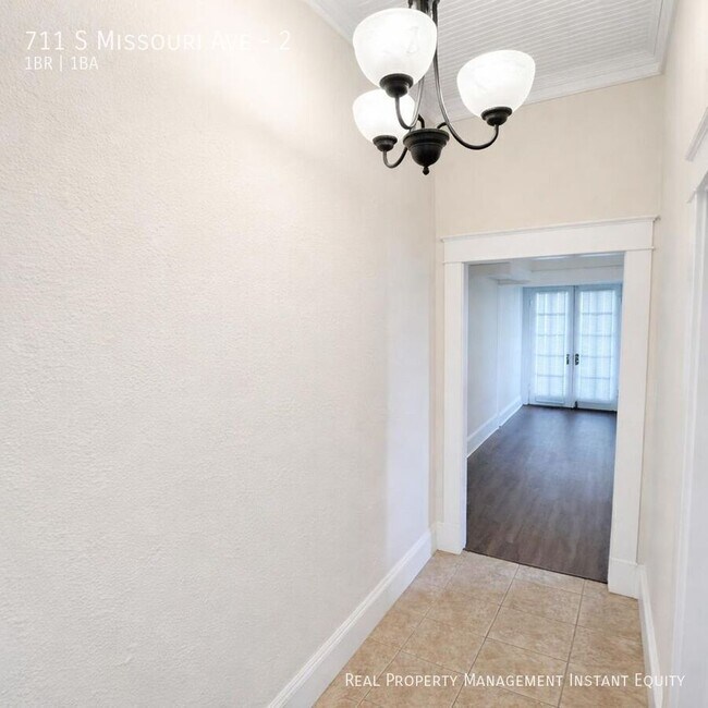 Foto del edificio - 711 S Missouri Ave