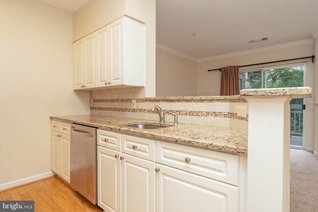 Foto del edificio - 2204 Westcourt Ln