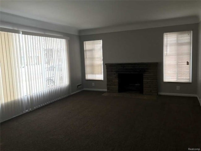 Foto del edificio - 16788 Lincoln Ave