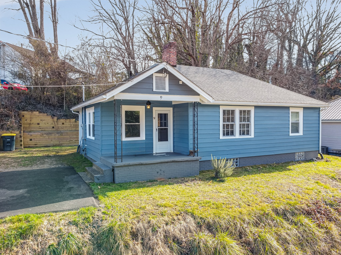 Primary Photo - Fully Updated and Meticulous North Ashevil...