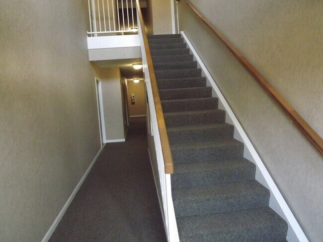 Building Photo - Spacious 2 Bed 2 Bath Beavercreek Condo!
