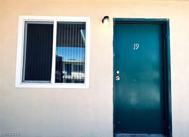 Foto del edificio - 3772 Royal Crest St