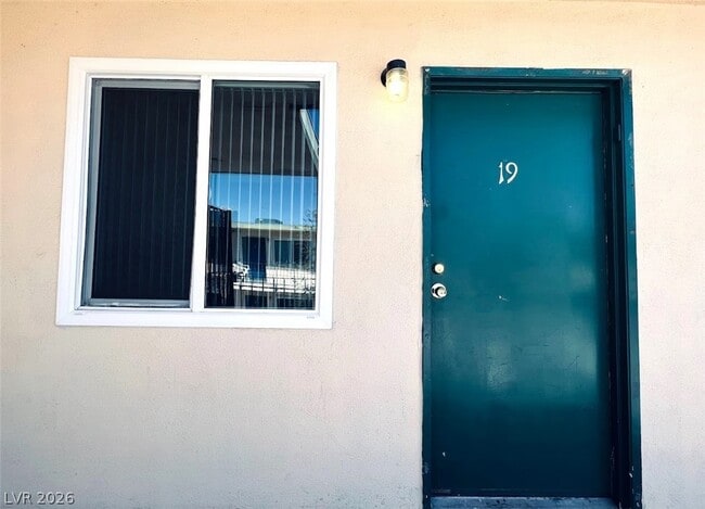 Building Photo - 3772 Royal Crest St