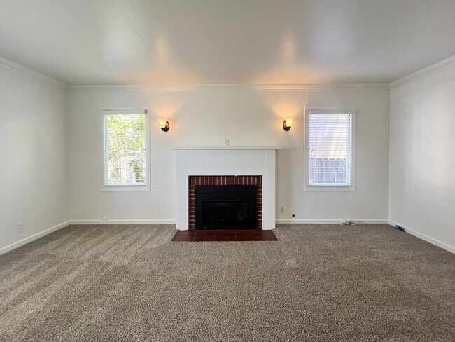 Building Photo - Absolutely Charming Two Bedroom Napa Home