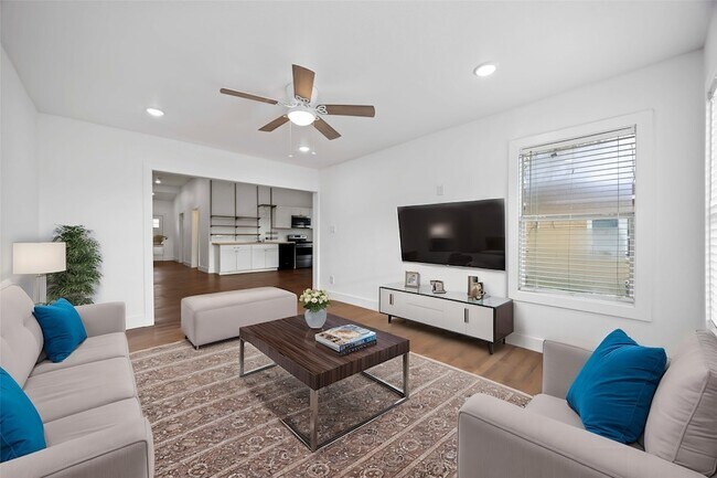 Foto del edificio - 2214 Stevens St