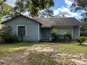 Building Photo - 2425 N Lynwood Dr