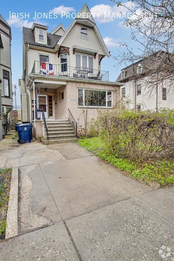 Building Photo - 600 Niagara St