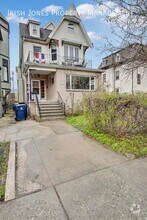 Building Photo - 600 Niagara St