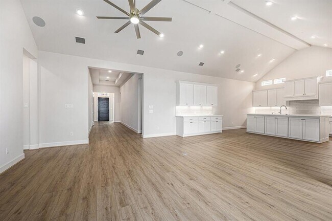 Building Photo - 3515 Lauriston Dr