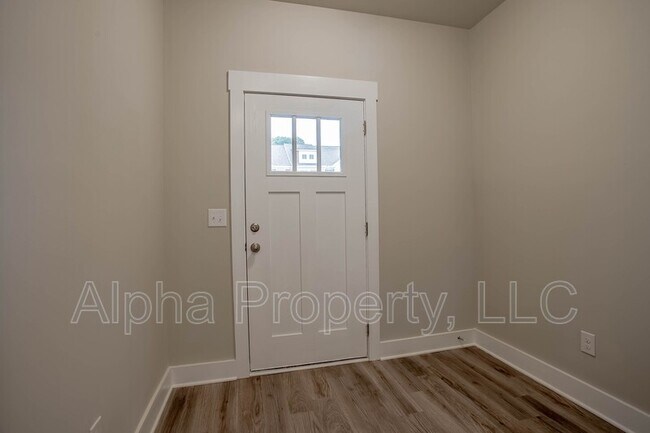 Foto del edificio - 374 Hague Dr