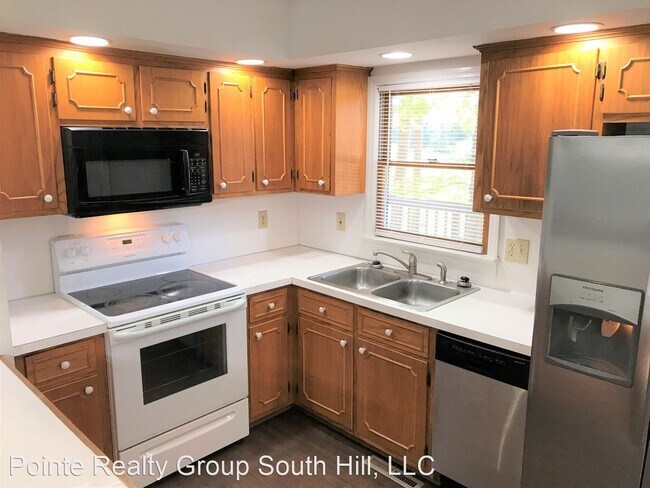 Building Photo - 3 br, 2.5 bath House - 424 Dogwood Drive