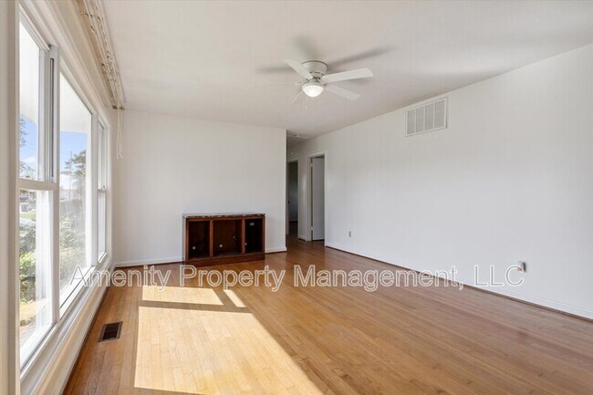 Foto del edificio - 21 Mansford Dr