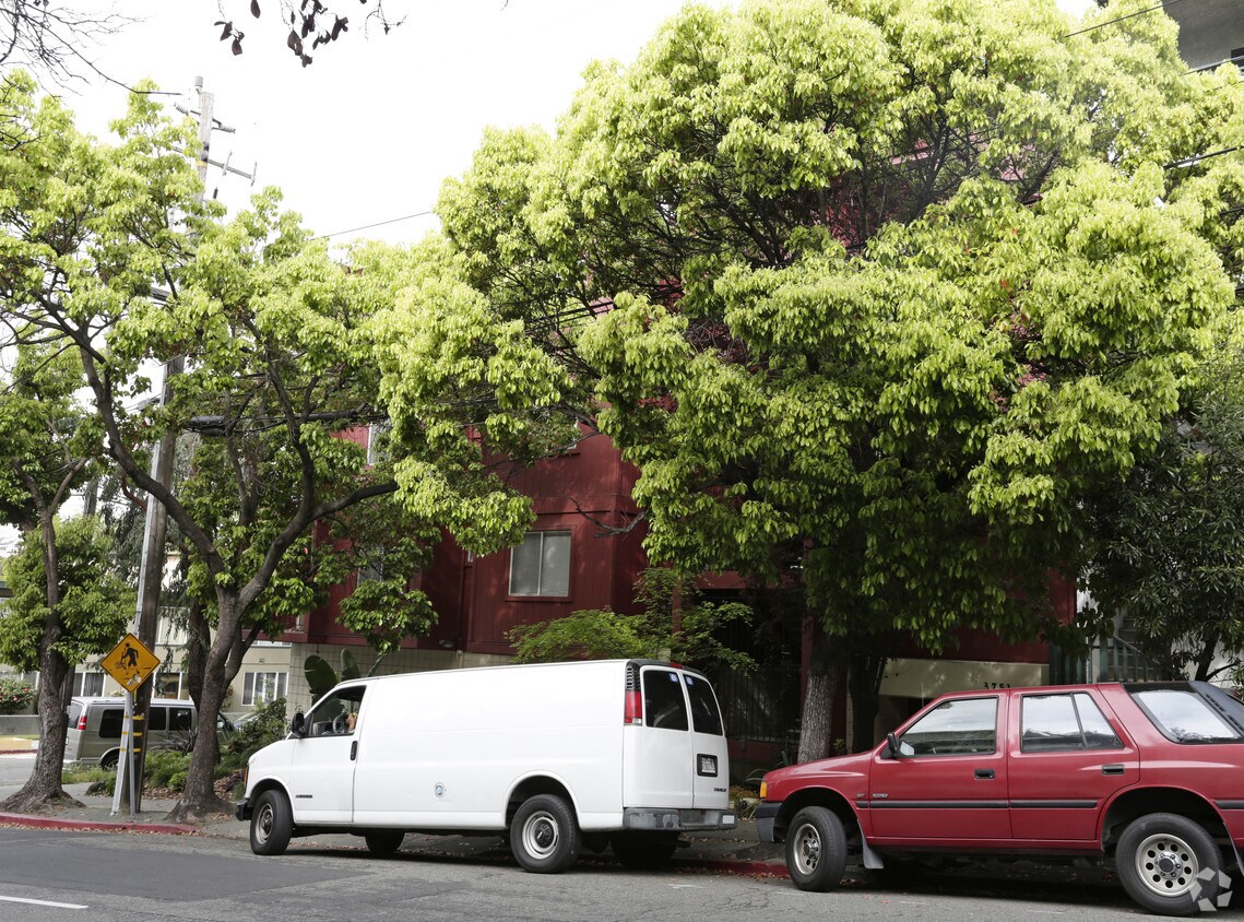 Building Photo - 3751 Harrison St