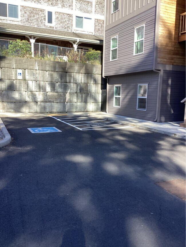 Foto del edificio - 2950 SW Coho St