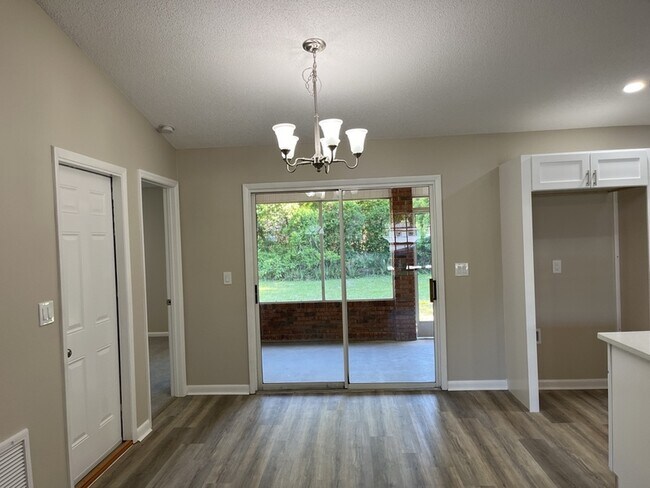 Building Photo - 150 Eldorado Dr