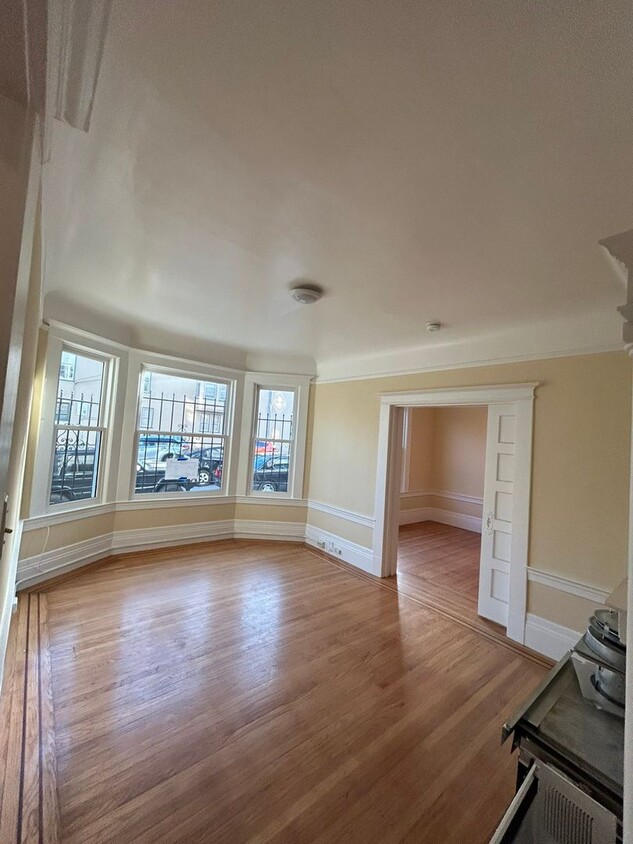 Foto principal - Two Bedroom Available Now in Noe Valley!!