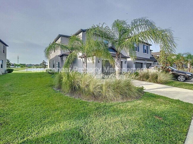 Building Photo - 734 Royal Empress Dr