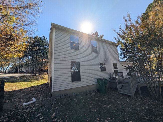 Foto del edificio - Room in House on Flint Glenn Ln