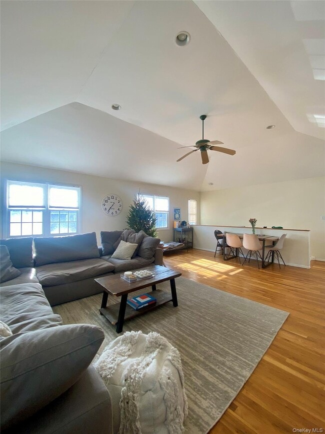 Foto del edificio - 641 E Olive St