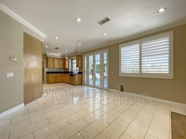 Building Photo - 8681 Summercrest Cir