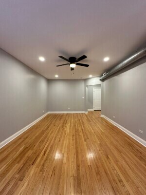 Building Photo - 1151 W Lunt Ave