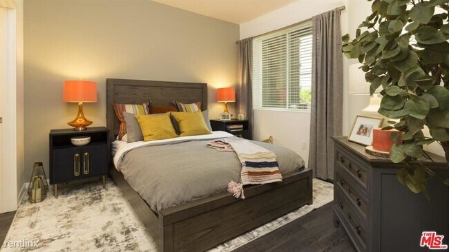Building Photo - 2 br, 2 bath House - 5901 Center Dr Apt 568