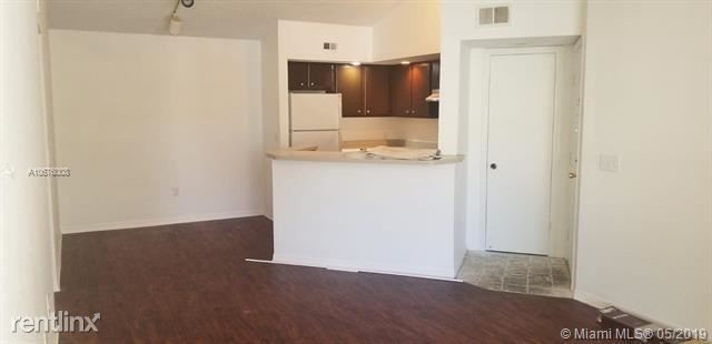 Building Photo - 1 br, 1 bath  - 1402 VILLAGE BLVD