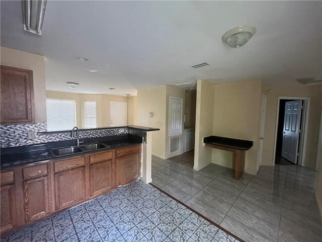 Building Photo - 501 Yazoo St