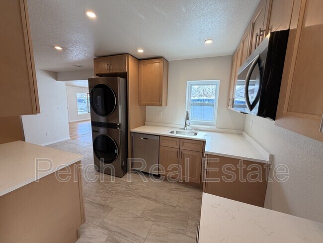 Foto del edificio - 105 S Kendall St