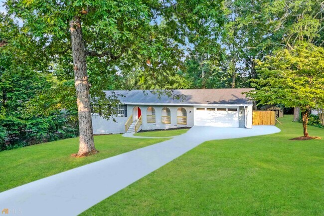Building Photo - 3021 Barcelona Way