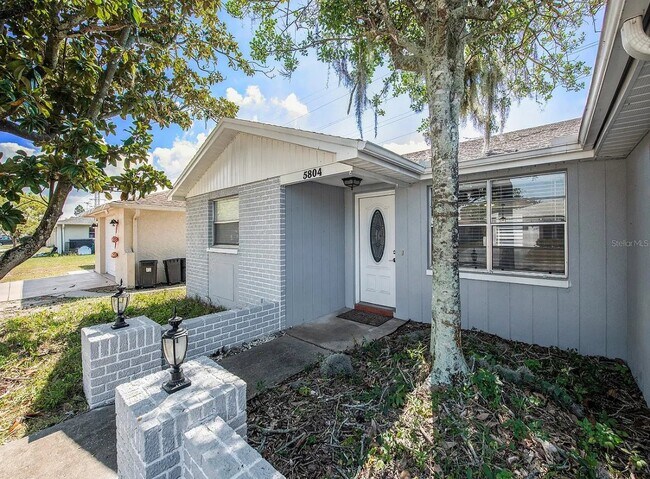 Building Photo - 5804 Elena Dr