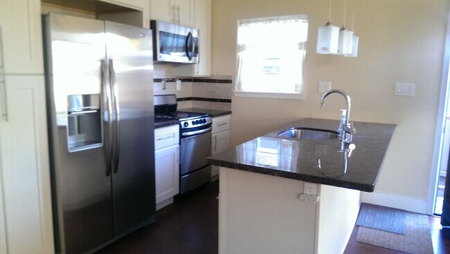 Building Photo - 2853 El Sobrante St