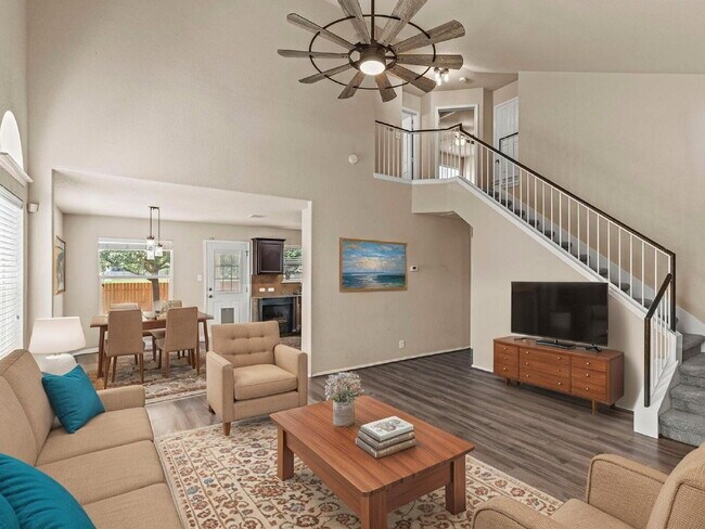 Foto del edificio - Spacious 4 bedroom, 2.5 bath home in the d...