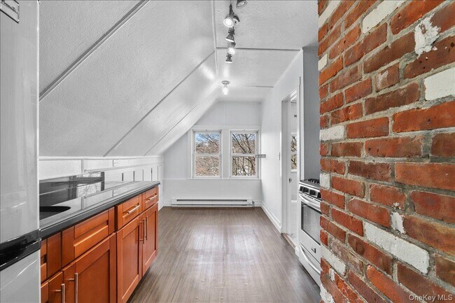 Foto del edificio - 7 Oak Ave