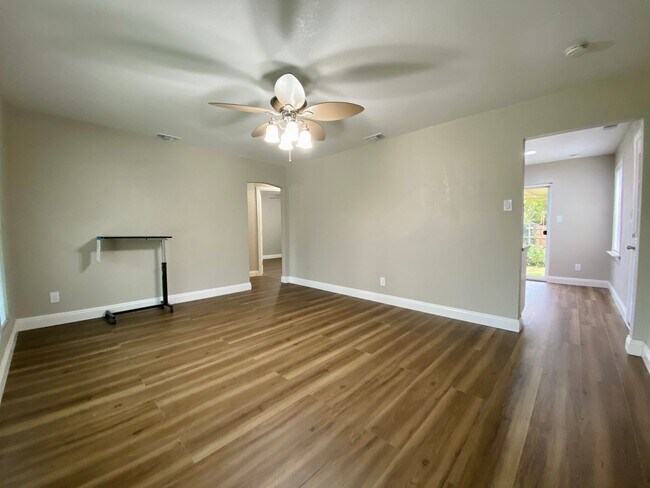 Foto del edificio - Lovely Remodeled Home