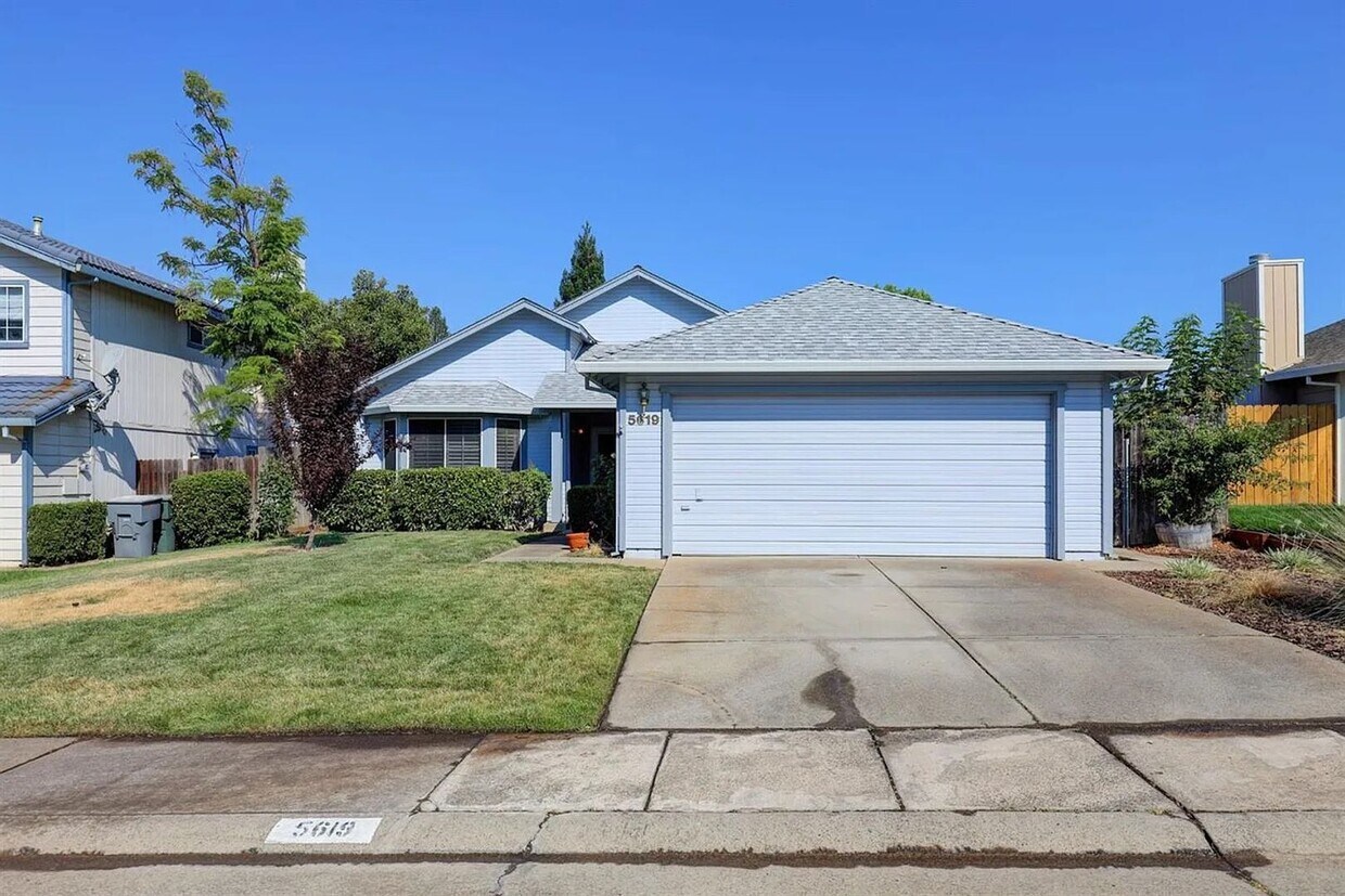 Great SINGLE STORY 3 bedroom 2 bath HOME i... House Rental in Rocklin