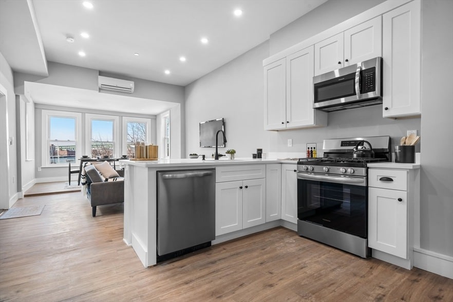 Foto principal - 390 Meridian St