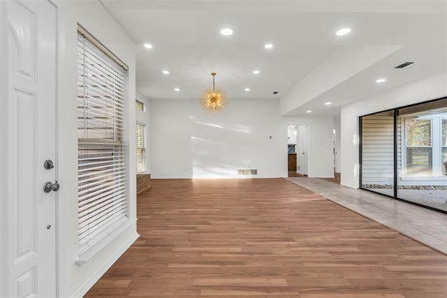 Foto del edificio - 512 Arbor Brook Ln