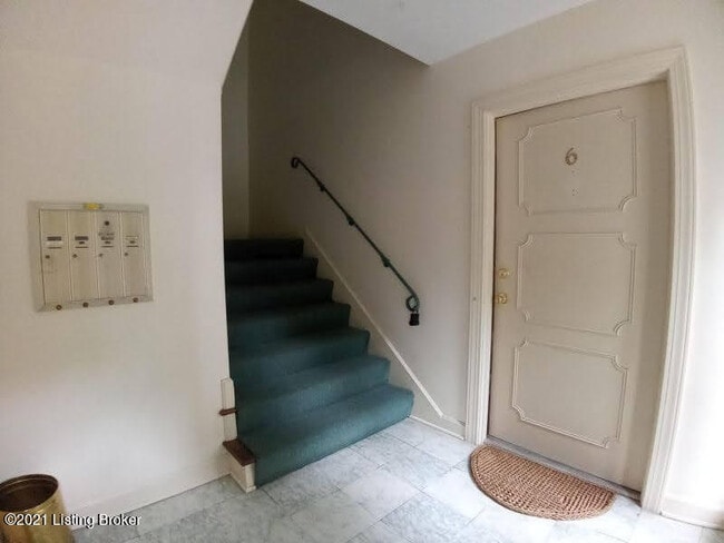 Building Photo - 248 Chenoweth Ln