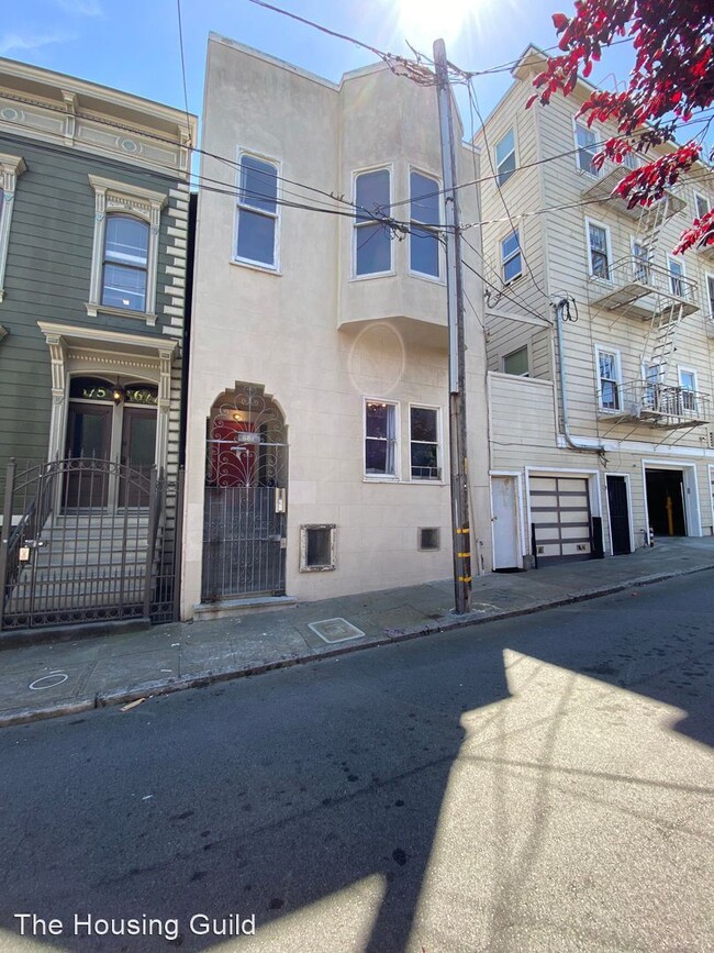 Building Photo - 681 Ivy St