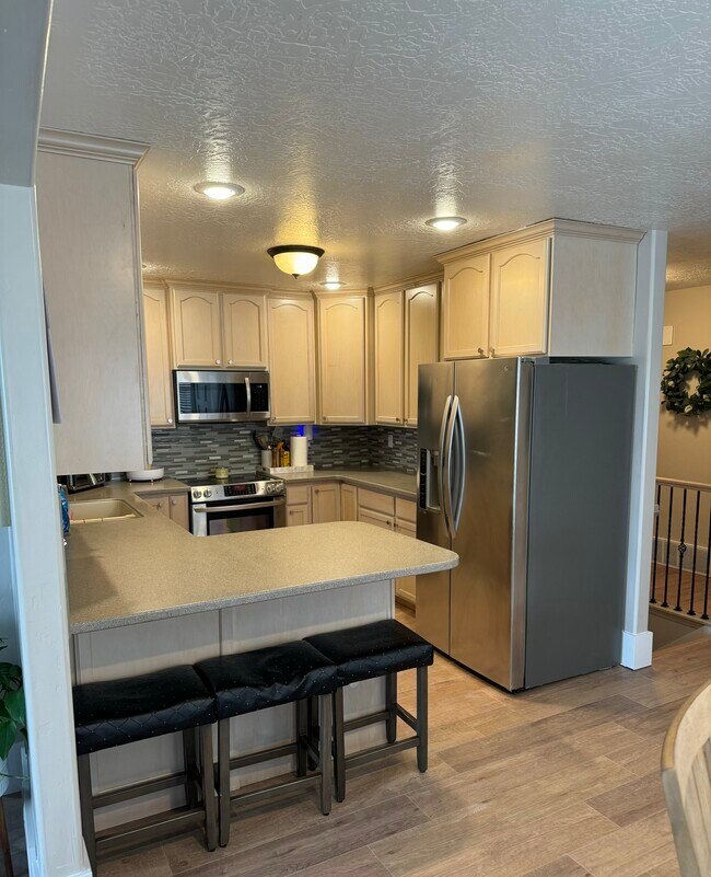 Building Photo - 208 Santa Fe Dr