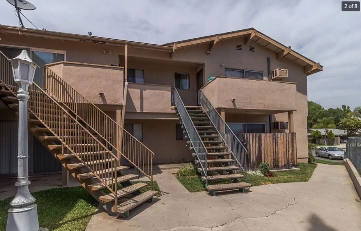 Building Photo - 521 Ridgeway Ln