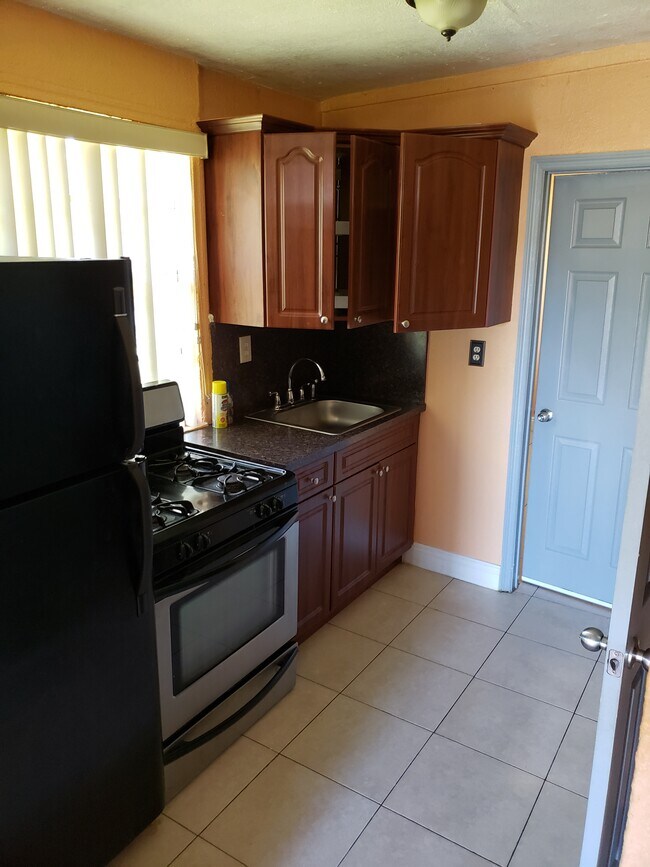 Kitchen - 1518 NW 102nd St