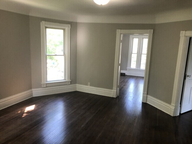 Building Photo - 23 N Channing St