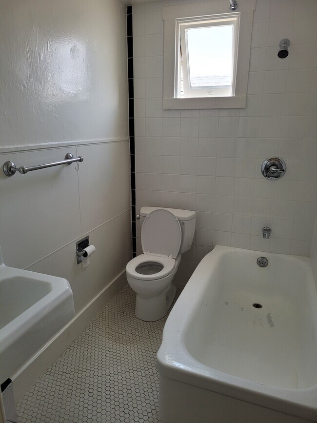 Building Photo - 35 Buena Vista Ter