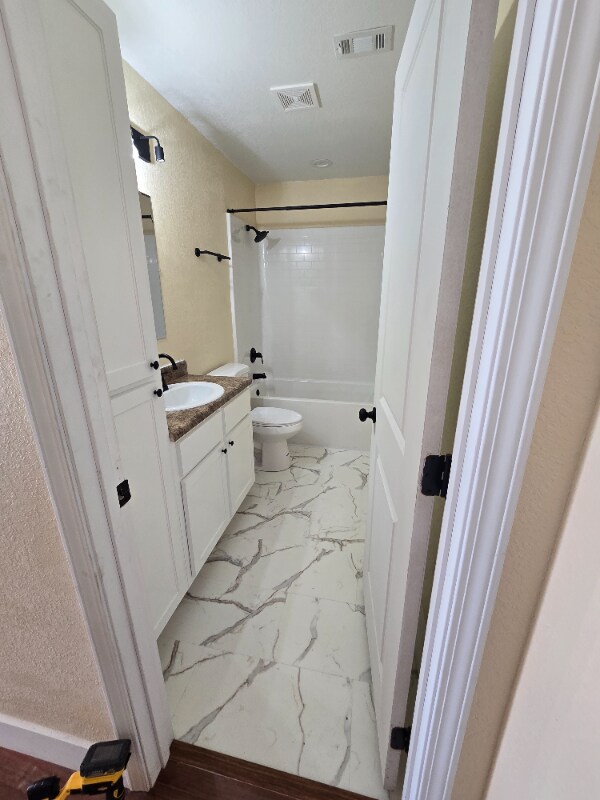 Building Photo - 2015 E Canal St