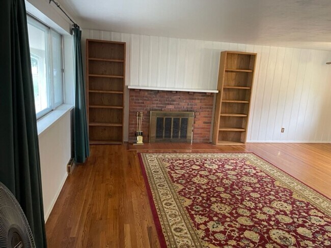 Foto del edificio - Garden Hill 4BD/3BA
