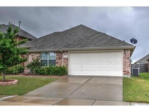 Building Photo - 3216 Chesington Dr