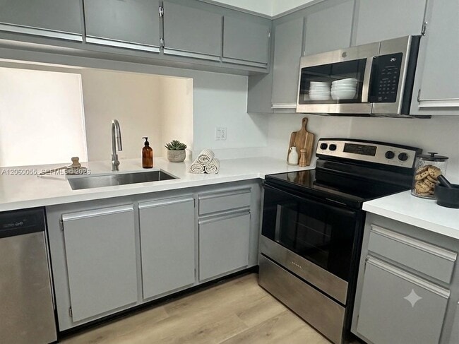Foto del edificio - 9055 SW 147th Ct